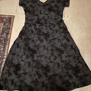 Elegant Black Tie-Dye Midi Dress